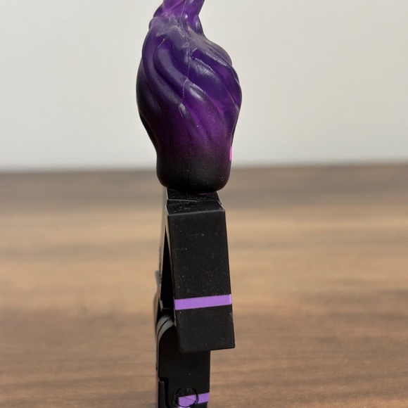 ROBLOX Heroes of Robloxia DARKMATTER Action Figure Toy Jazwares Black & Purple - Picture 7 of 7